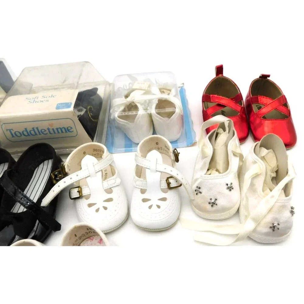Large Lot Infant Girl 0 1 2 Soft Sole Crib Shoes Vintage Toddle Time Gold Bug